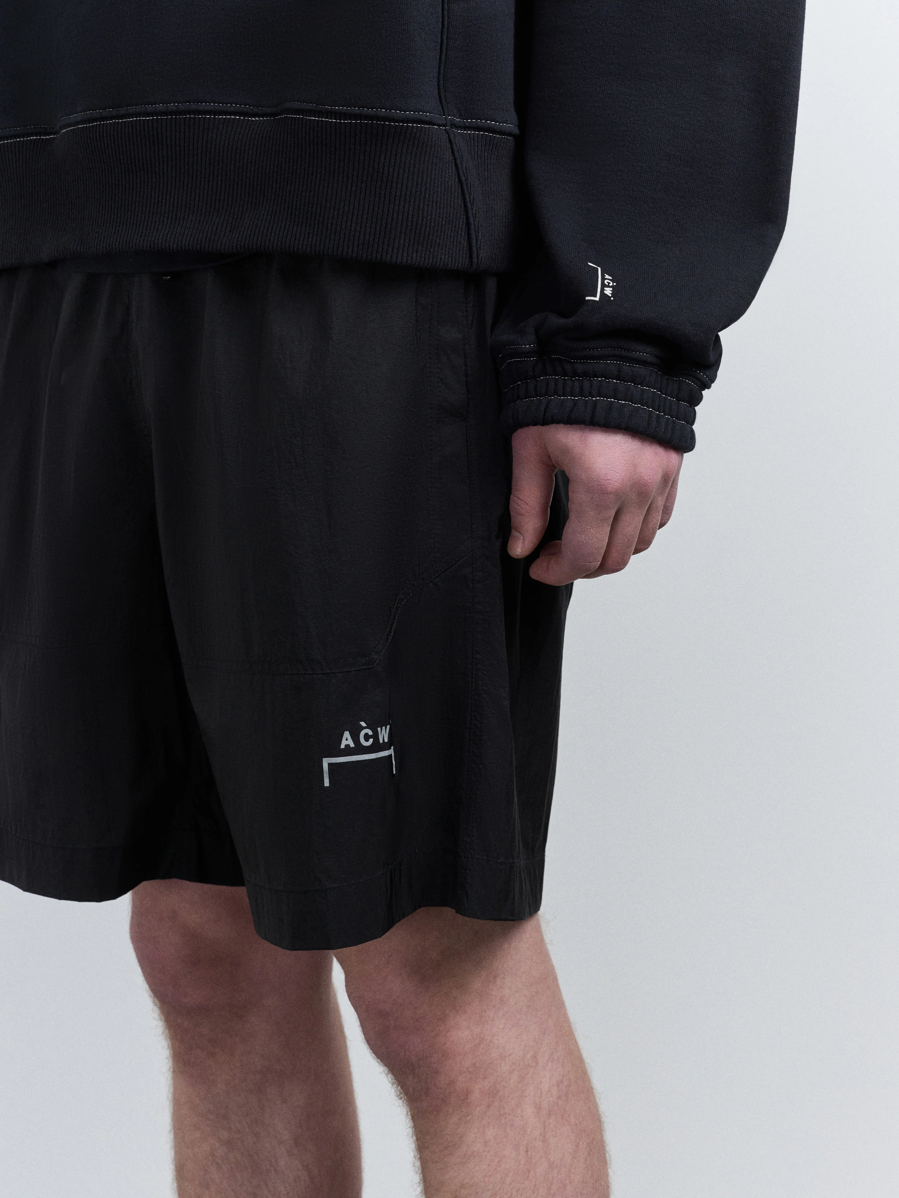 Millbank Crewneck Onyx - Image 9