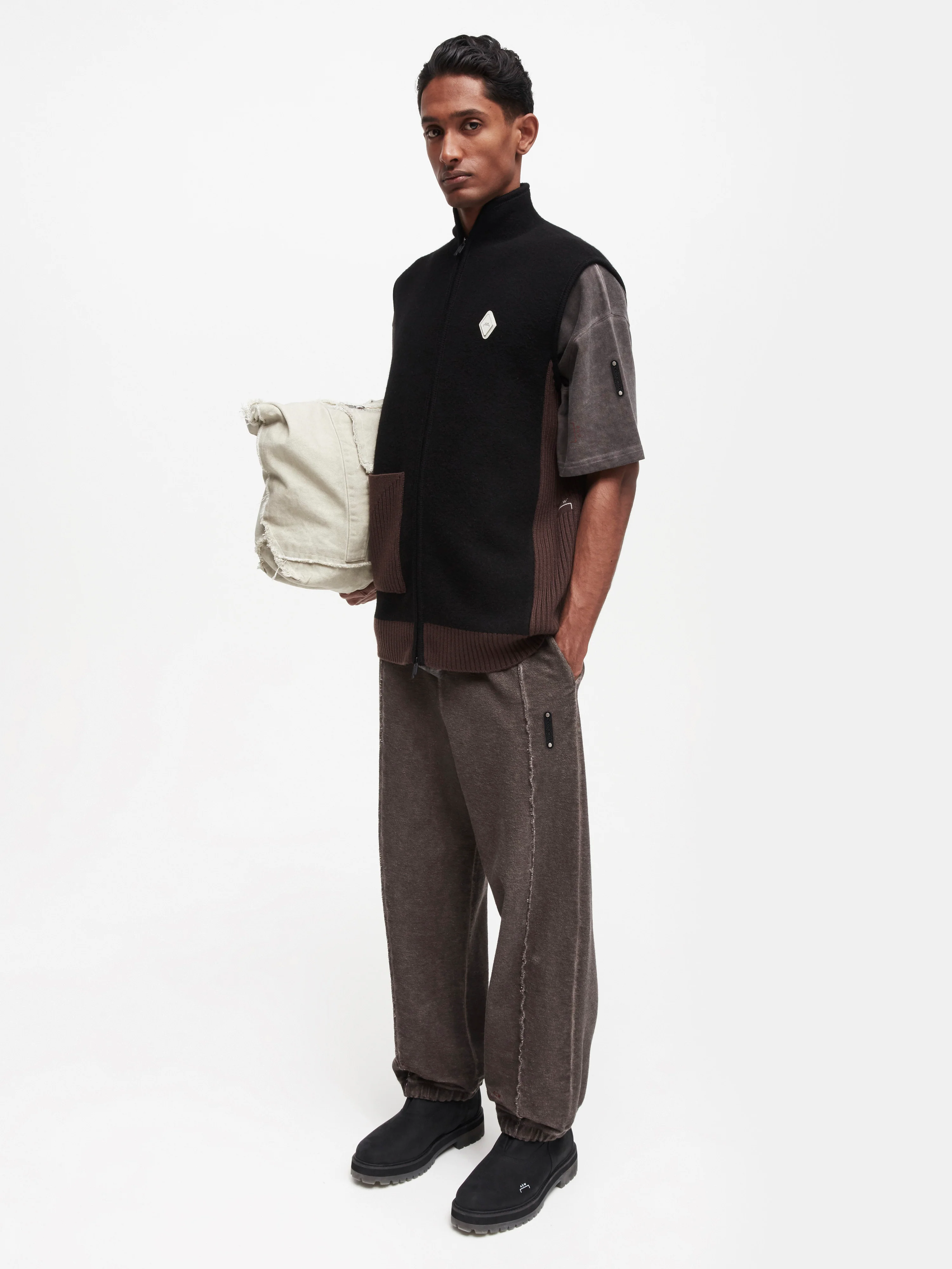 Contrast Knit Gilet - Image 6