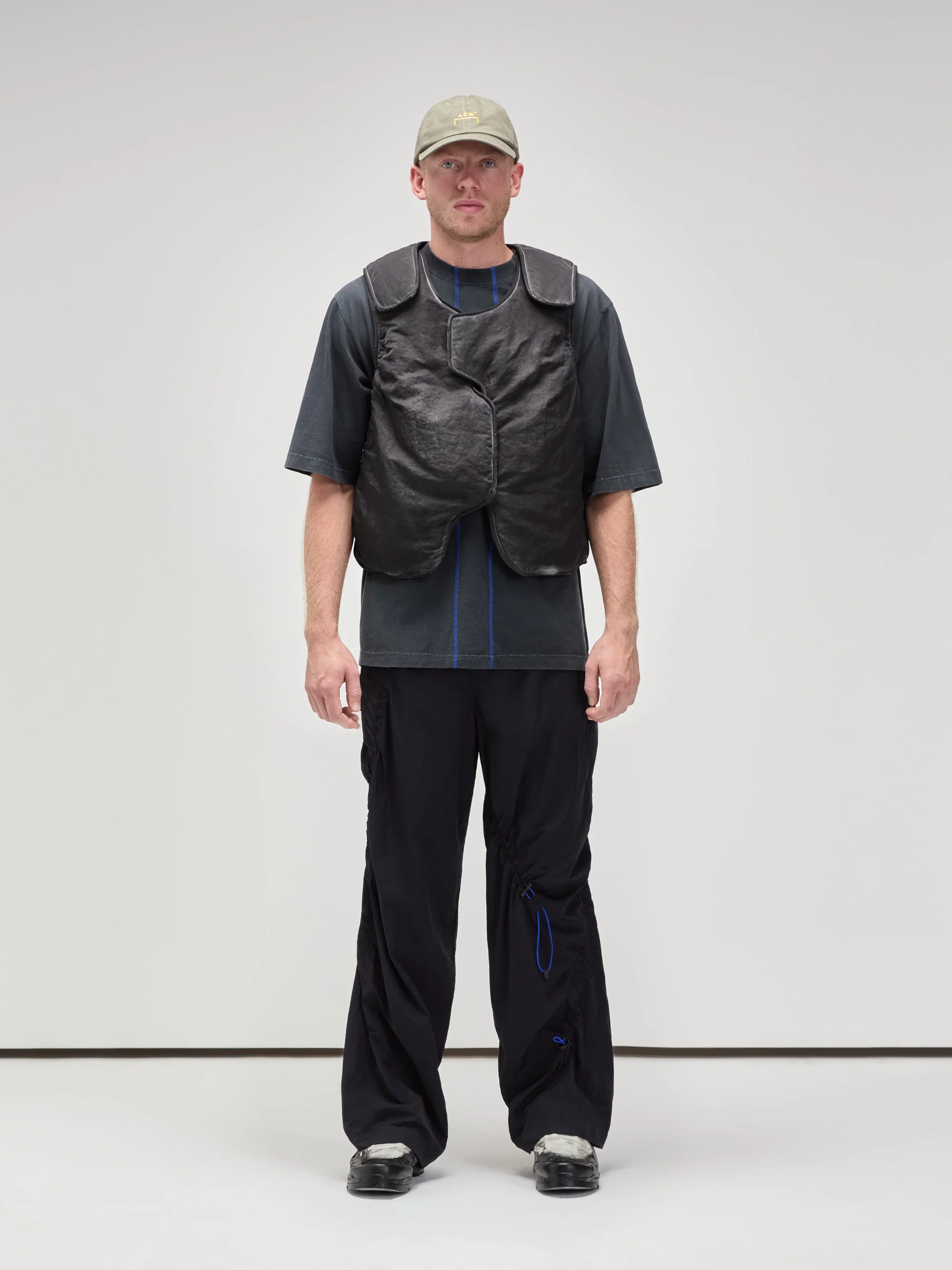 Form Gilet Onyx - Image 8