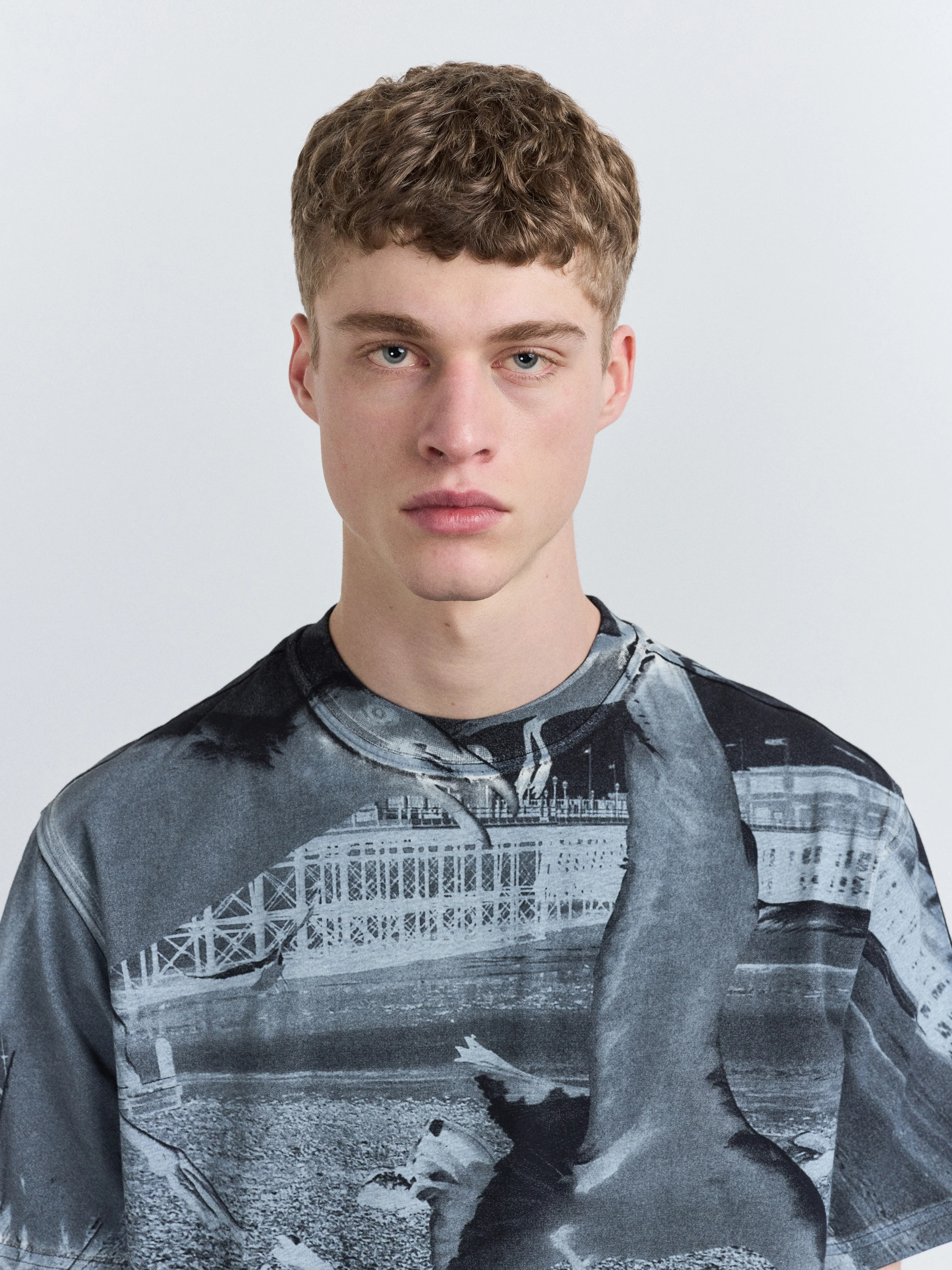 Seagull Beach T-Shirt Onyx - Image 7
