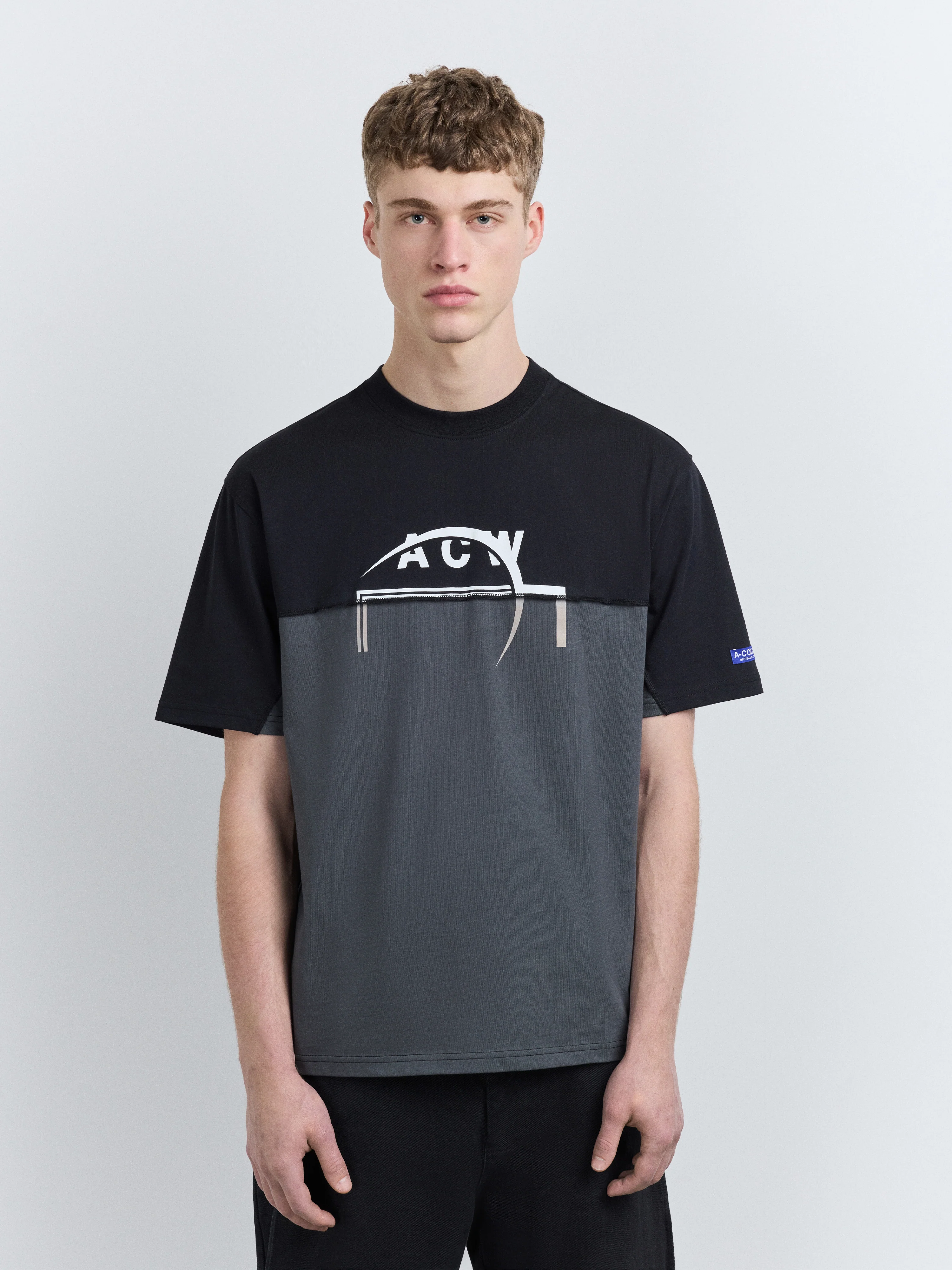 Split Logo T-Shirt Onyx - Image 3